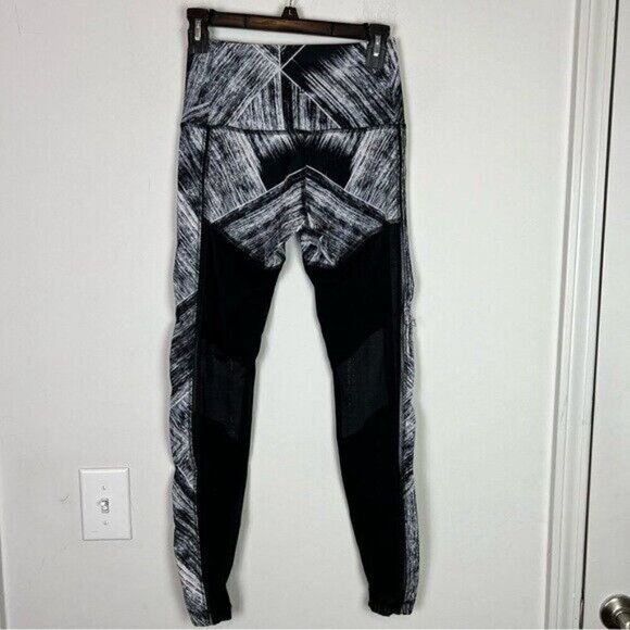 Lululemon Hot To Street Pants Heat Wave White/Black Leggings Size 6 - Picture 15 of 16